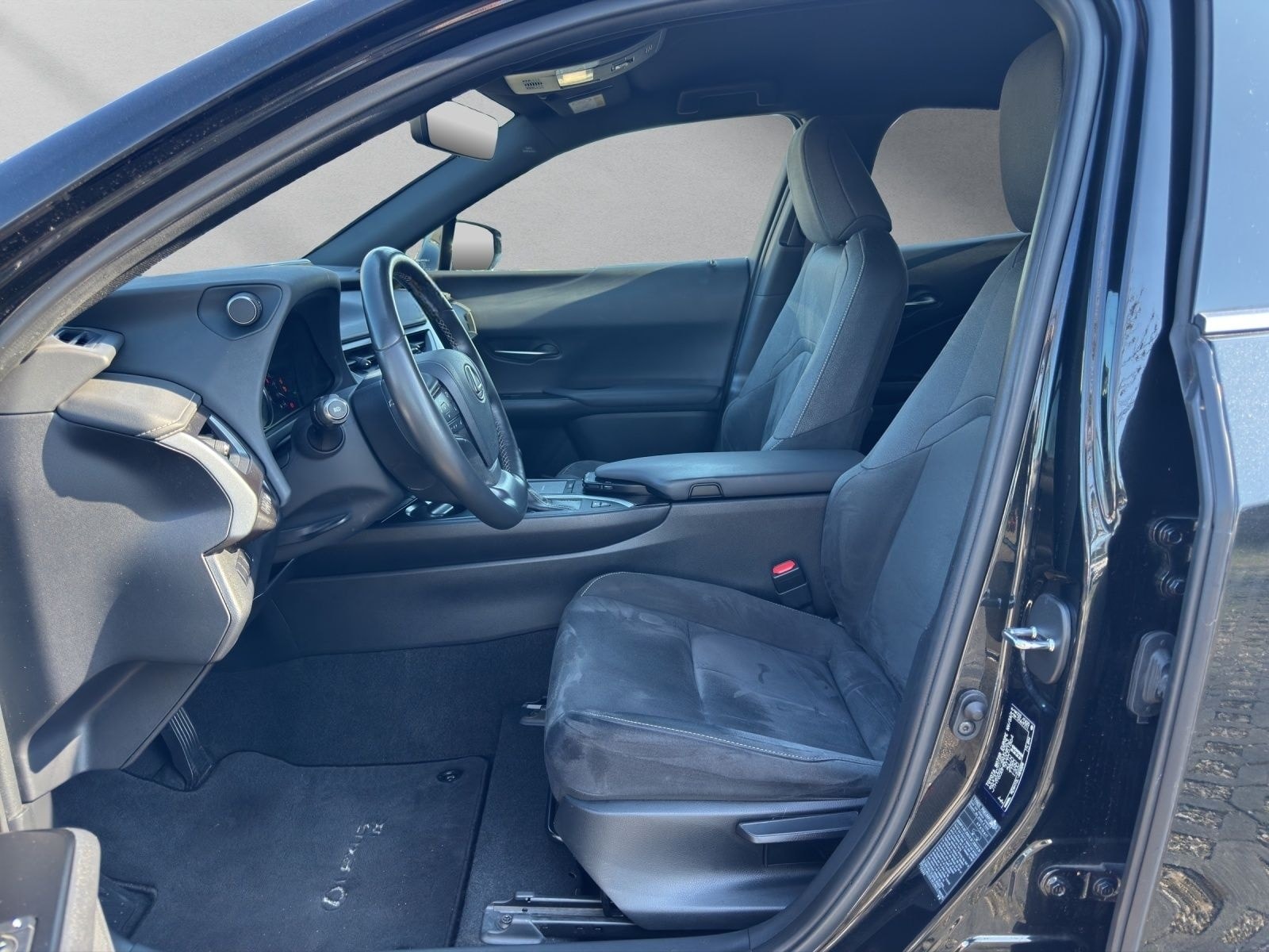 Lexus UX 250h Style SHZ Kamera Alu foto 9