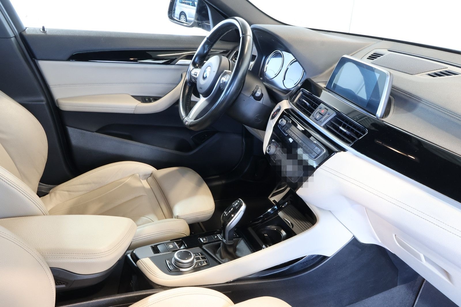 BMW X2 xDrive 18 d M Sport NAVI+LED+AHK+19" foto 11