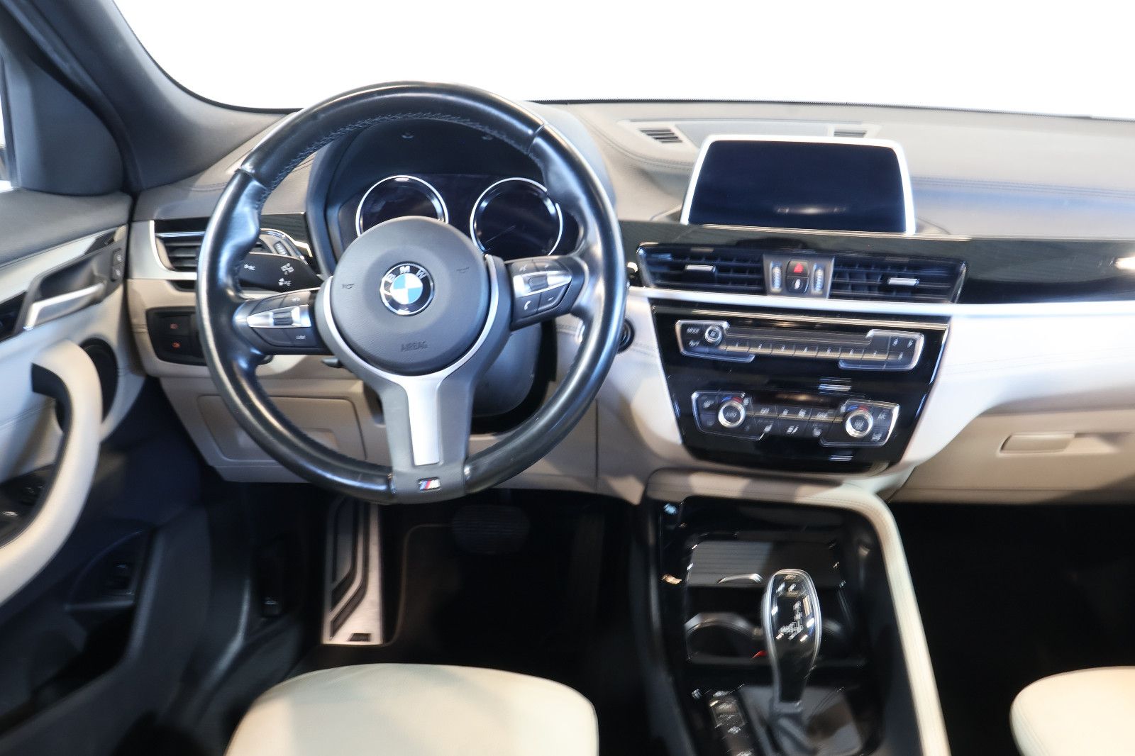 BMW X2 xDrive 18 d M Sport NAVI+LED+AHK+19" foto 8