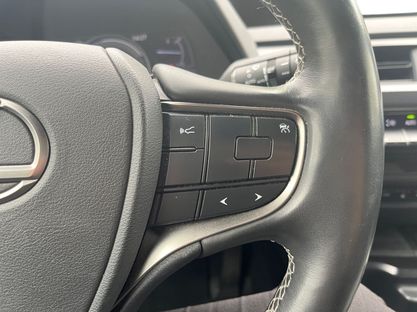 Lexus UX 250h Style Edition *Bi-LED*ACC*CAM*SHZ*CarPla foto 22