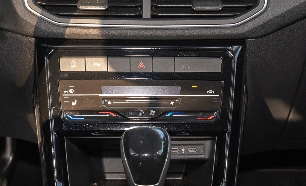 Volkswagen T-Cross 1.0 TSI Life+ALLW+LED+PDC+KLIMA+ISO+BC++ foto 8