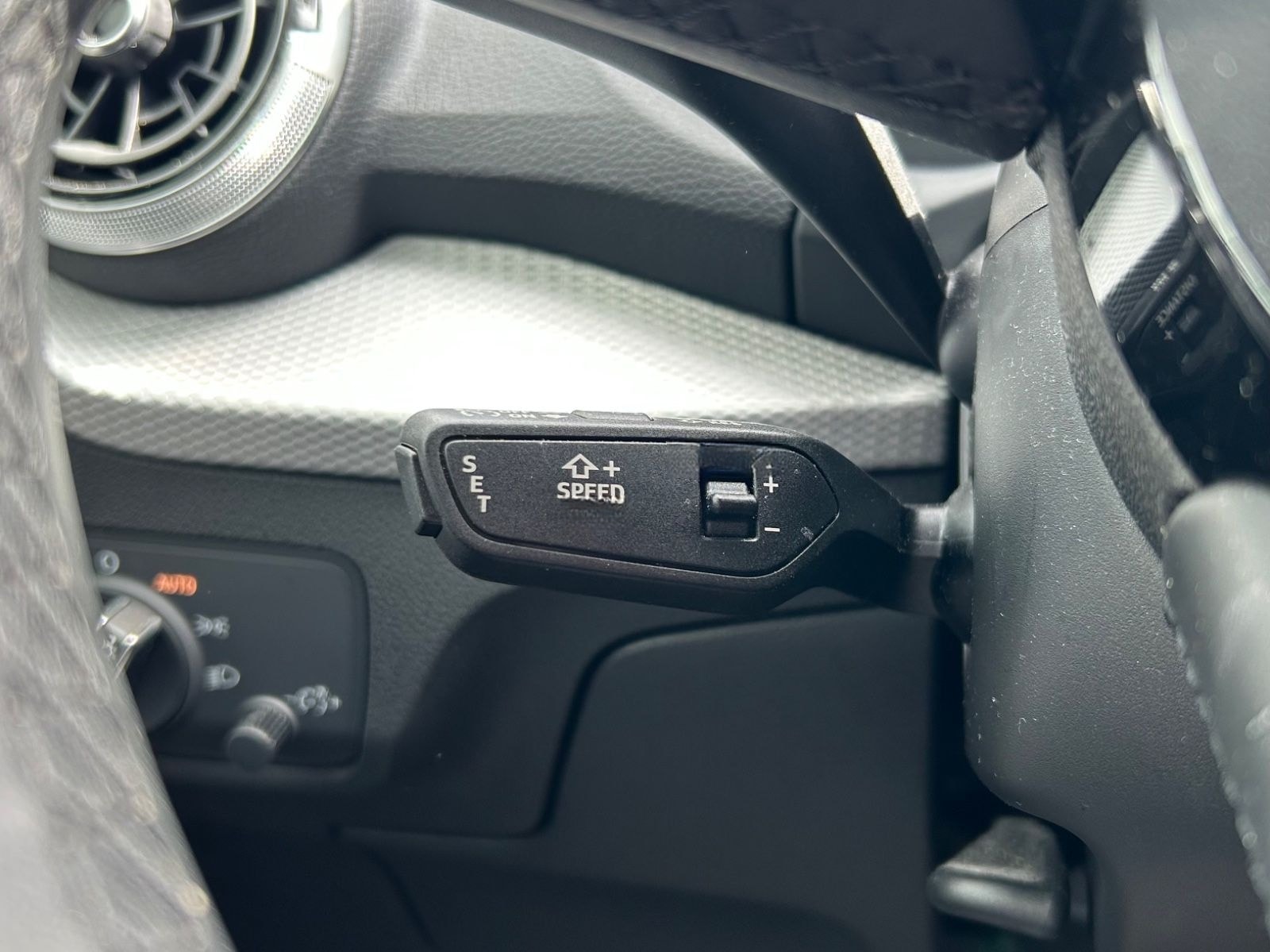 Audi Q2 35 TFSI advanced AHK DAB LED Klima Navi RFK foto 18