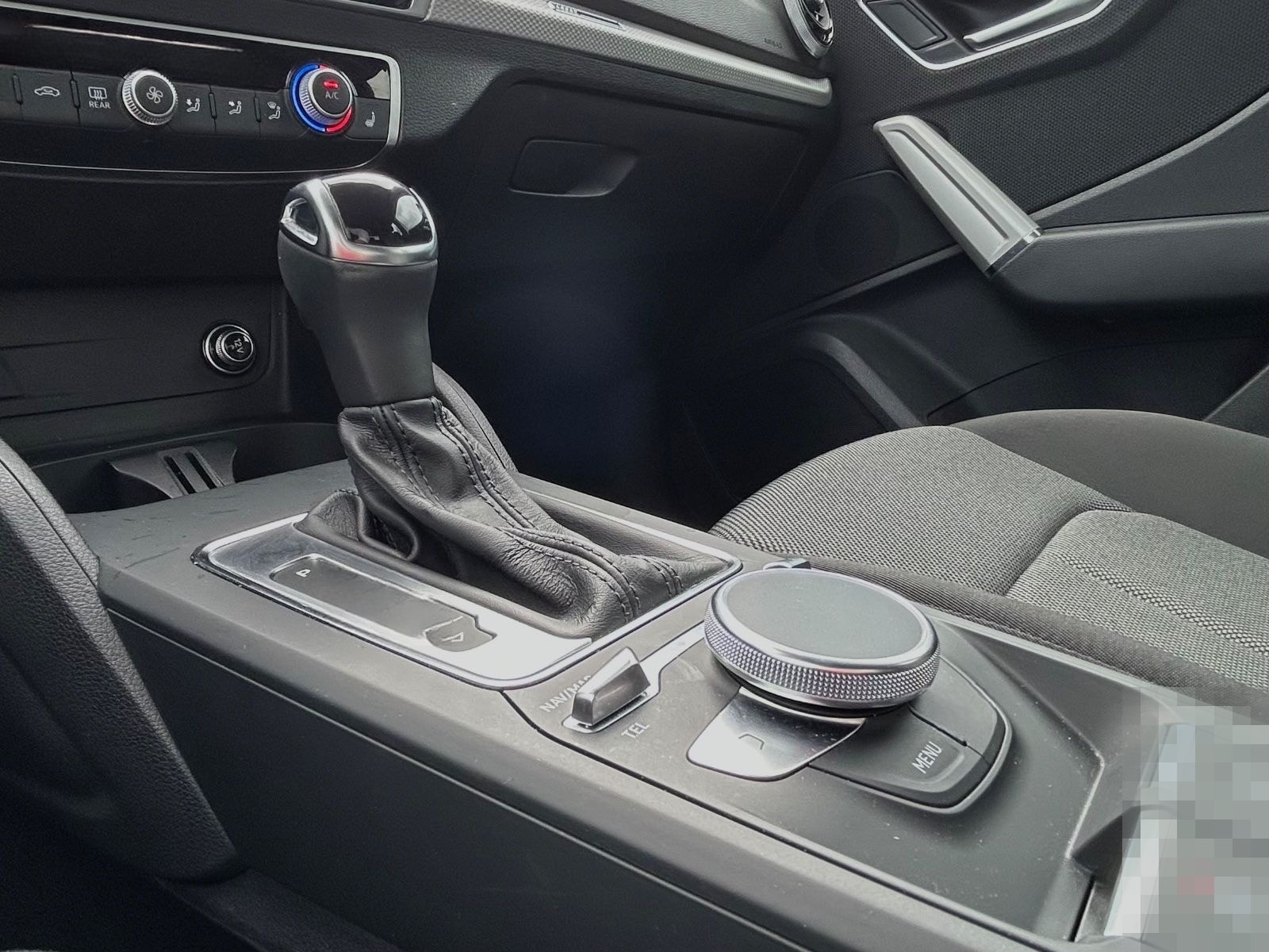 Audi Q2 35 TFSI advanced AHK DAB LED Klima Navi RFK foto 25