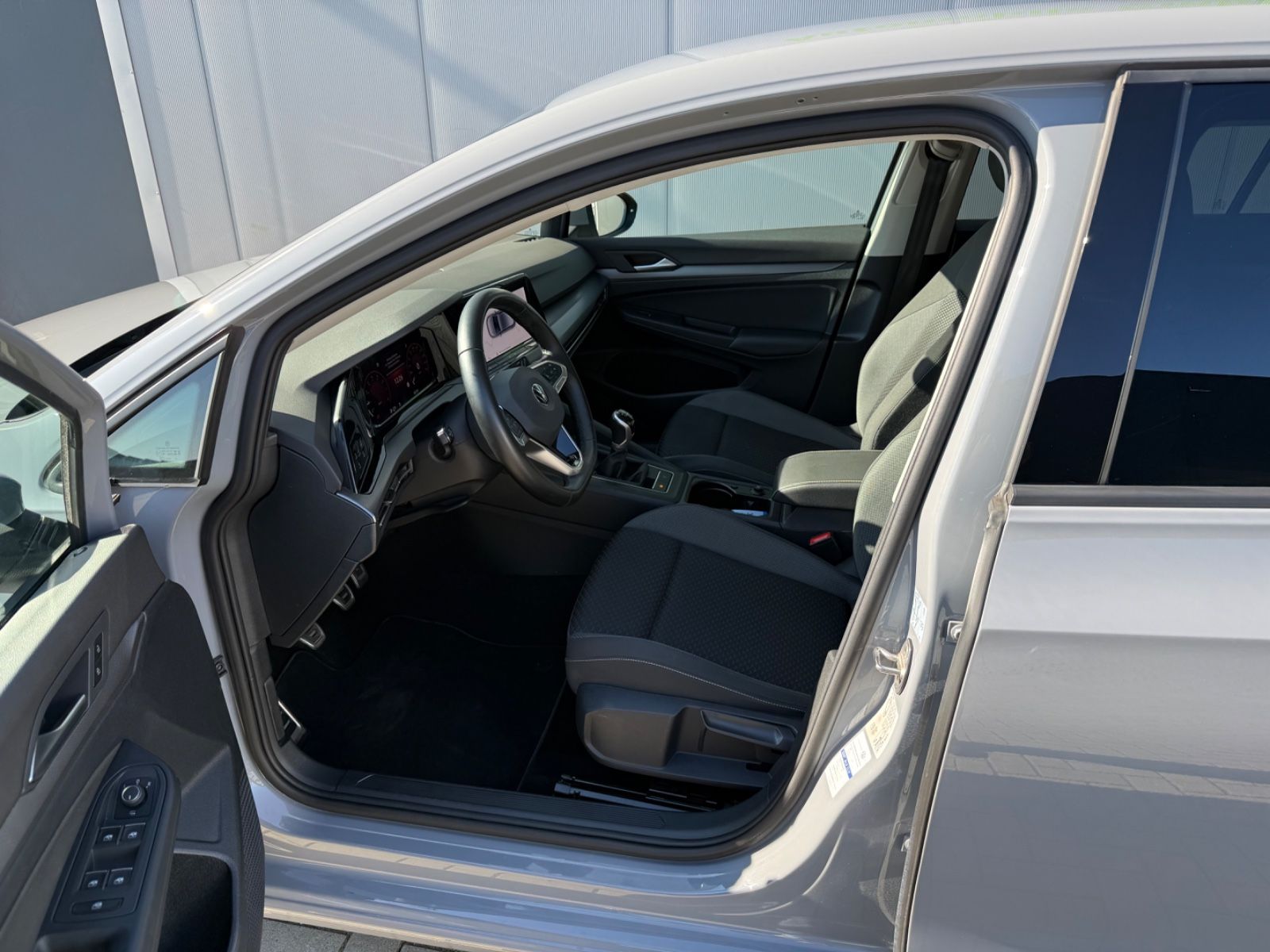 Volkswagen Golf VIII Lim. Active LED SHZ PDC Standheizung foto 8