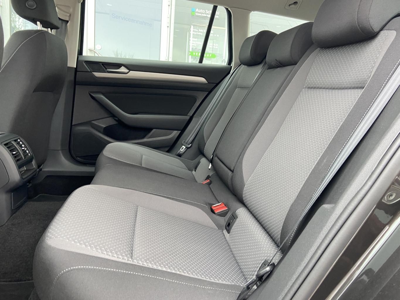 Volkswagen Passat Variant 1.5 TSI Business Premium APP-CONN foto 11