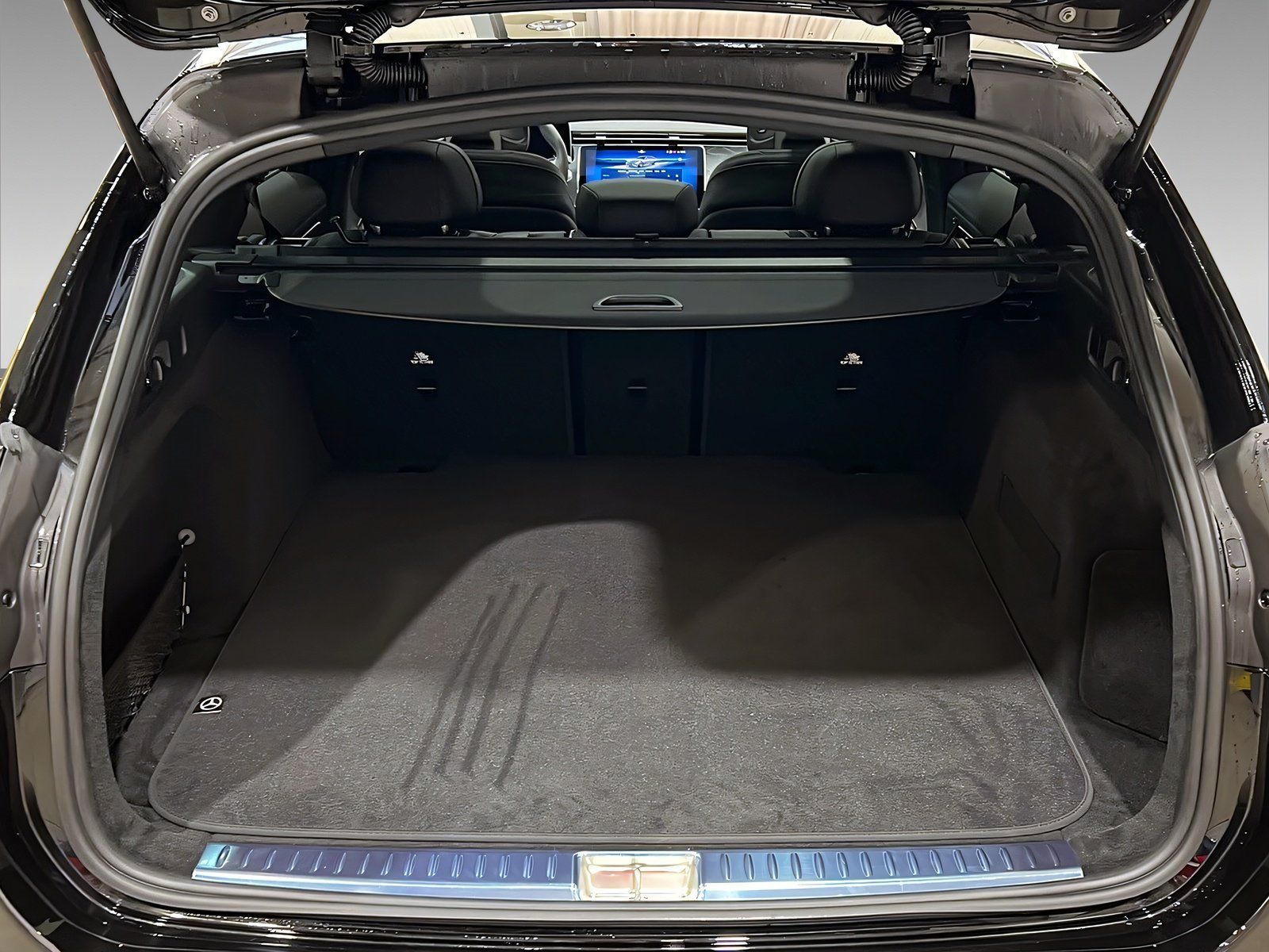 Mercedes-Benz E 450 d 4M T-Modell AMG+DISTR+Burm+Pano+AHK+360° foto 6