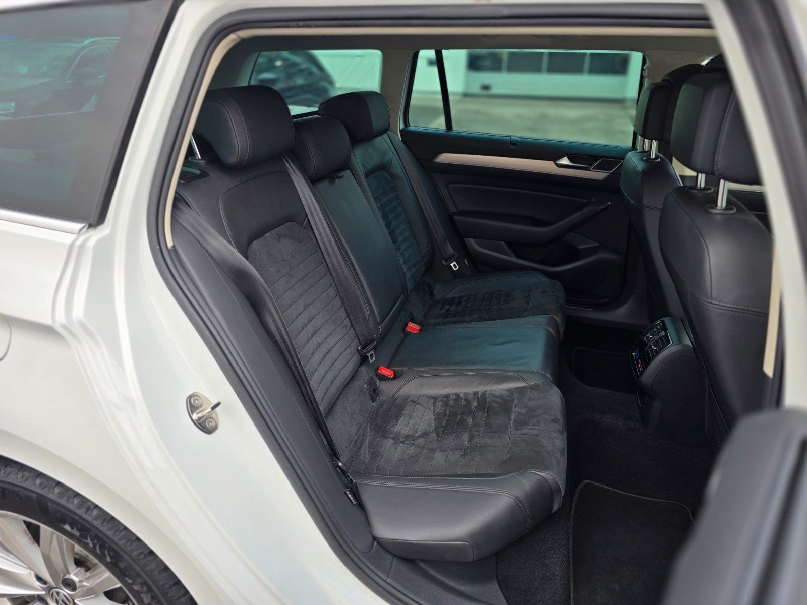 Volkswagen Passat Variant |STHZ| SHZ| LKHZ| MASSAGE foto 17