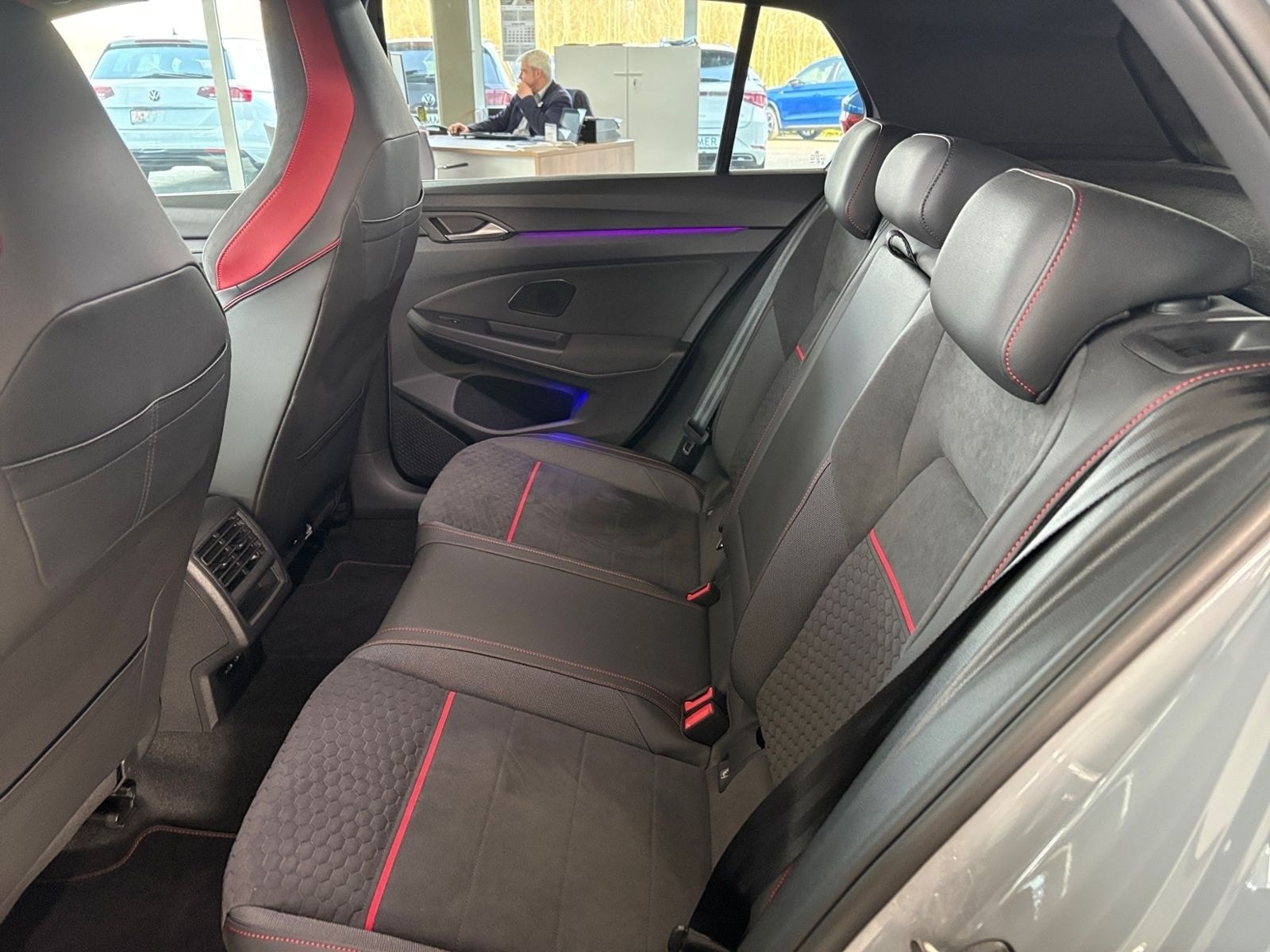 Volkswagen Golf VIII 2.0 TSI DSG GTI CLUBSPORT BLACK +H&K + foto 15