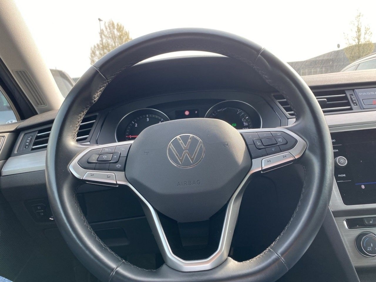 Volkswagen Passat Variant 2.0 TDI DSG+AHK+Navi+LED+RFK+ACC+ foto 10