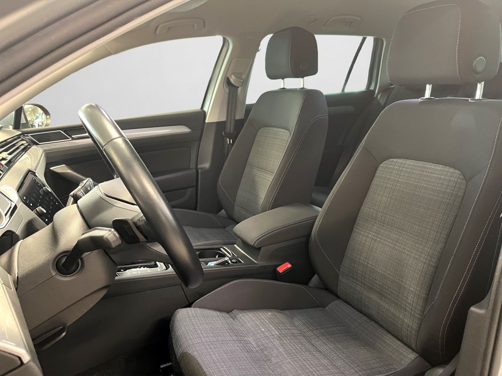 Volkswagen Passat Variant 1.5 TSI DSG Business, Navi, Sitzh foto 13