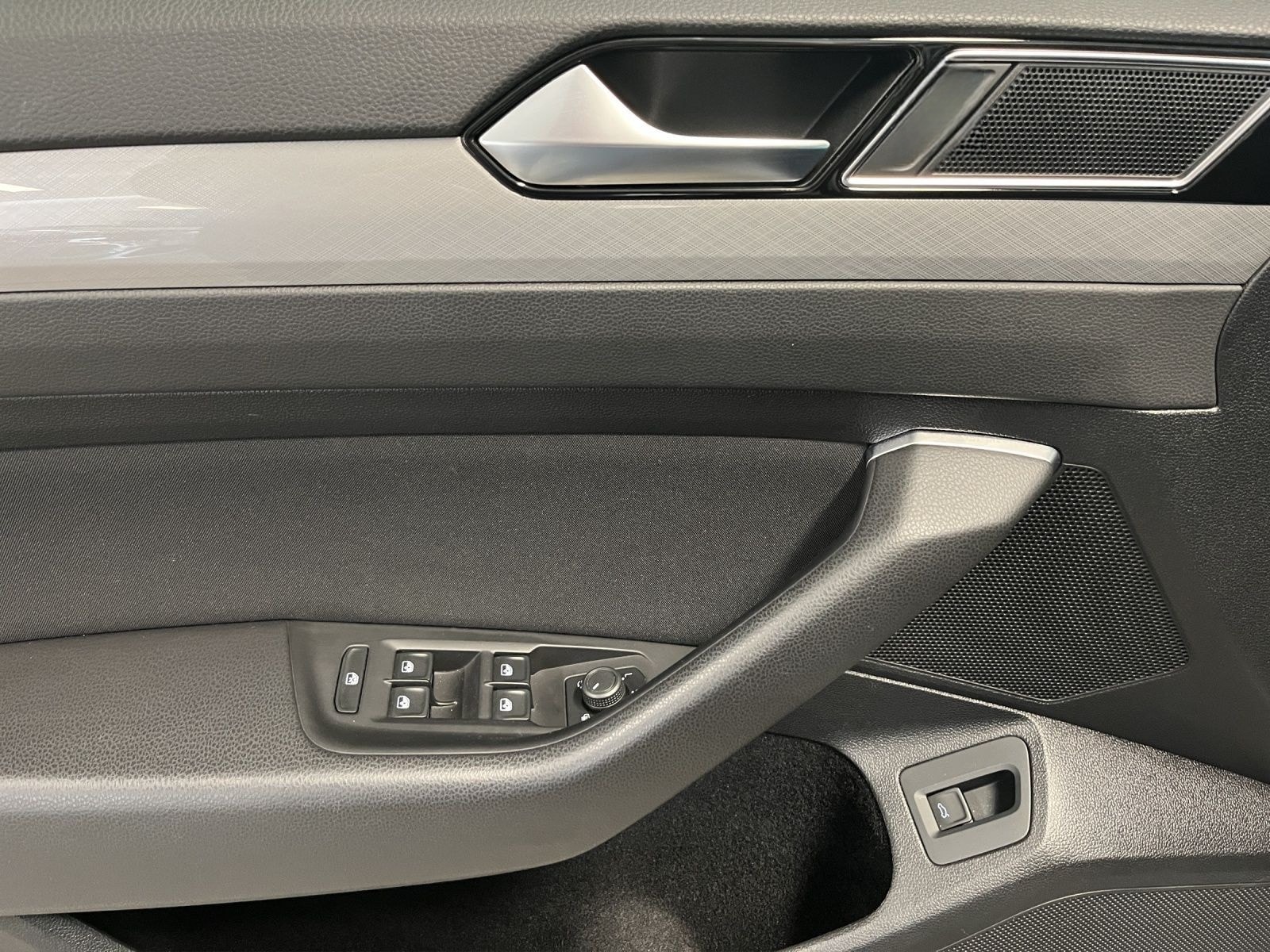 Volkswagen Passat Variant 1.5 TSI DSG Business, Navi, Sitzh foto 14