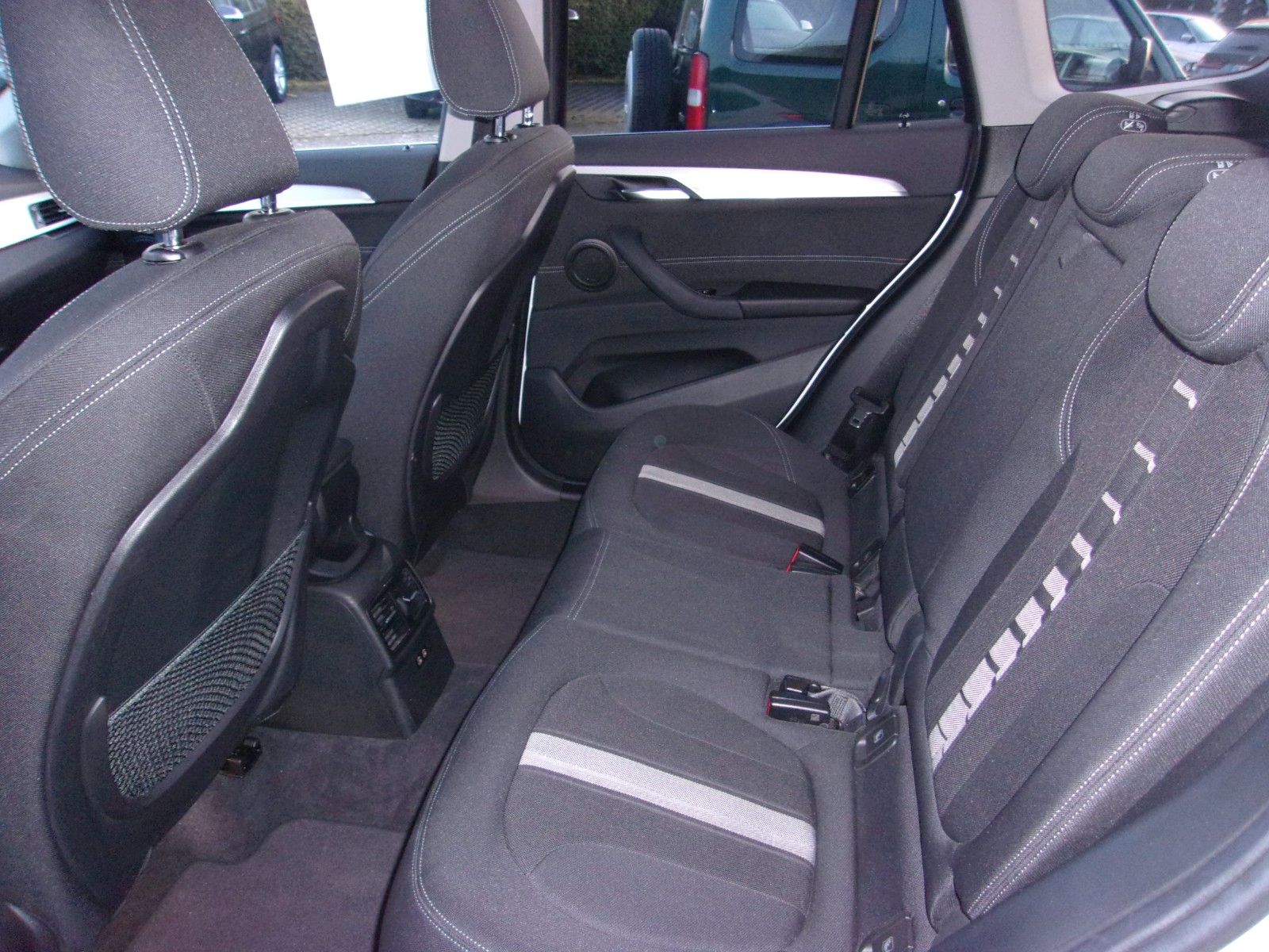 BMW X1 sDrive18i  Automatic Sport Line foto 10