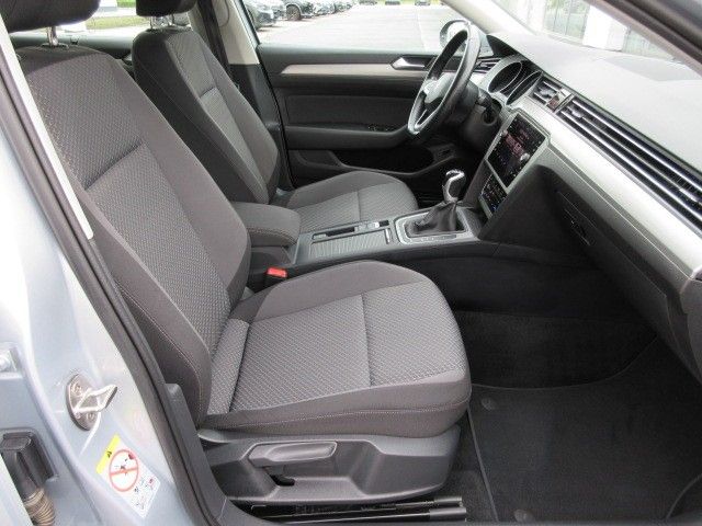 Volkswagen Passat Variant Navi AHK LED ACC DAB Alu Klima foto 9