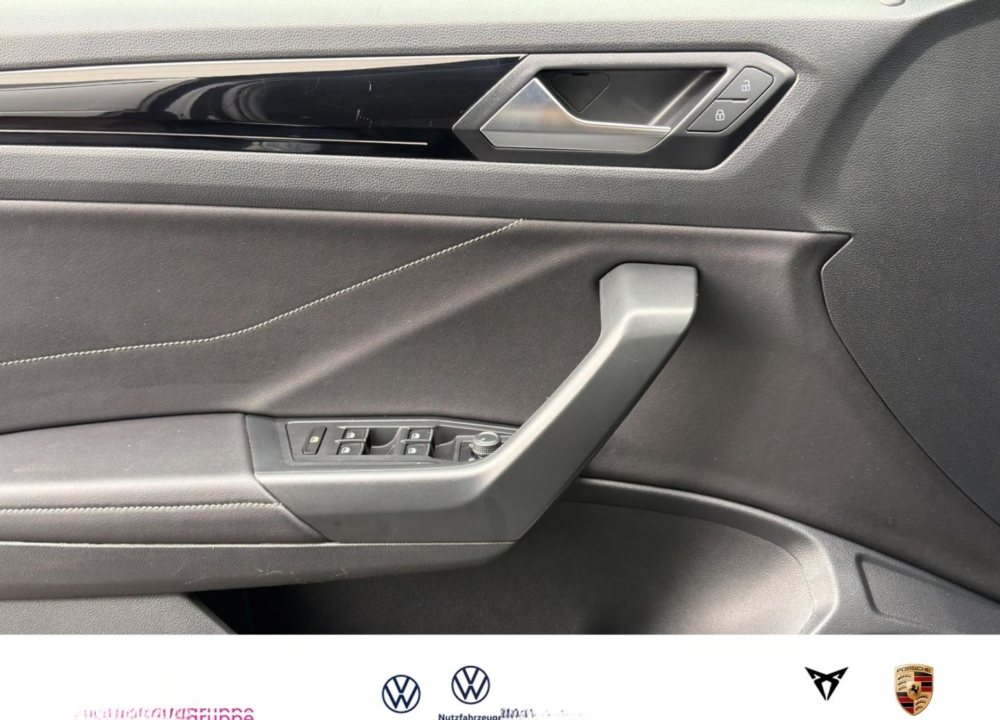 Volkswagen T-Roc R-Line 1.0 TSI Navi+RK+CarPlay+ACC+LED foto 10