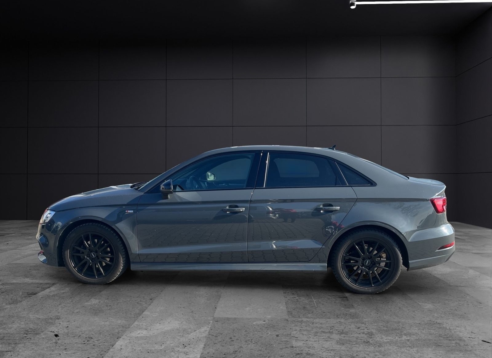 Audi A3 Limousine 30 TFSI Sport / S-Line / LED / DAB foto 2