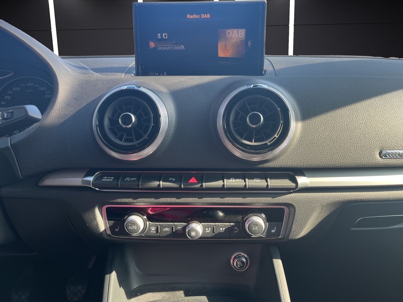 Audi A3 Limousine 30 TFSI Sport / S-Line / LED / DAB foto 19