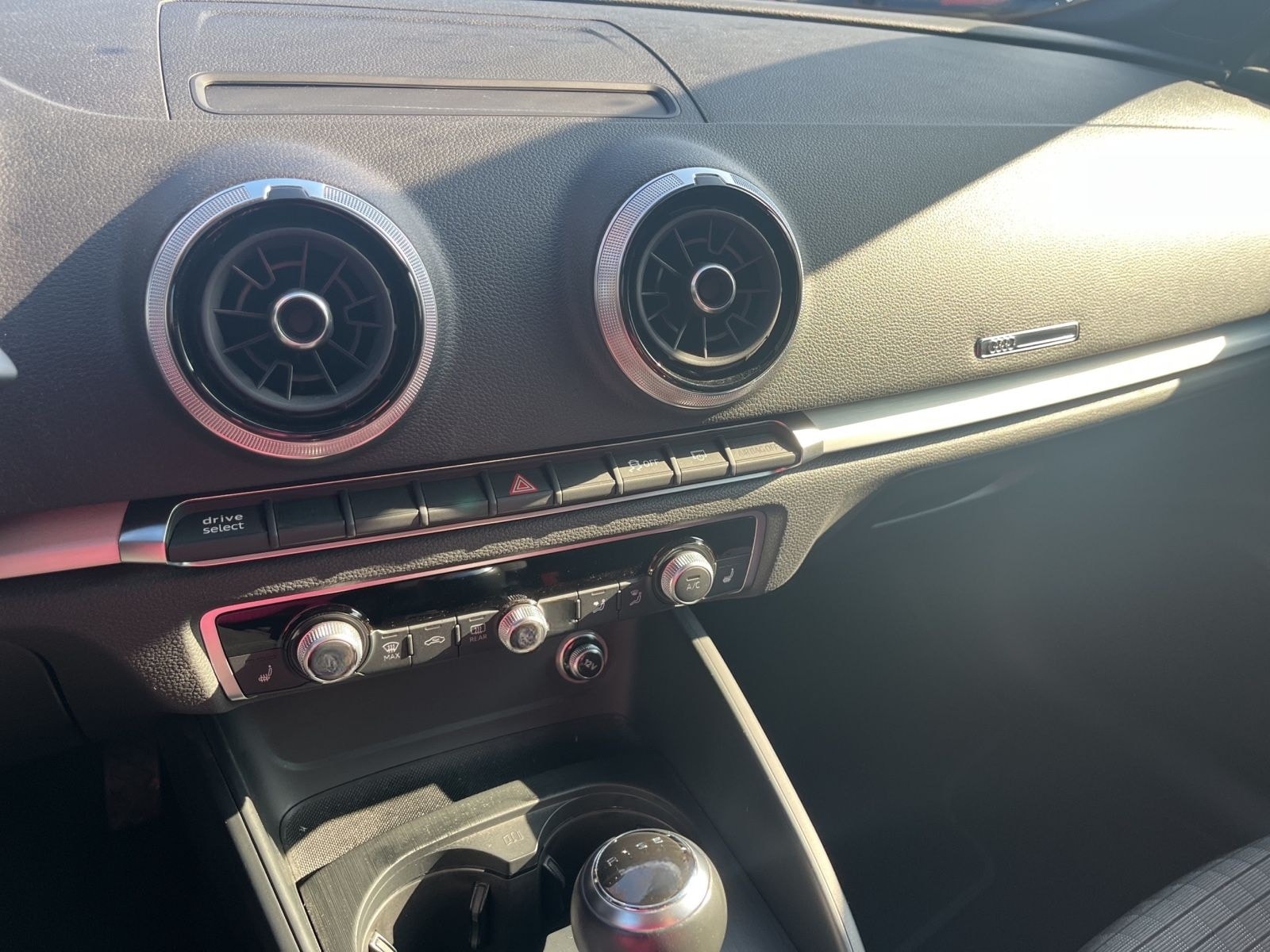 Audi A3 Limousine 30 TFSI Sport / S-Line / LED / DAB foto 22