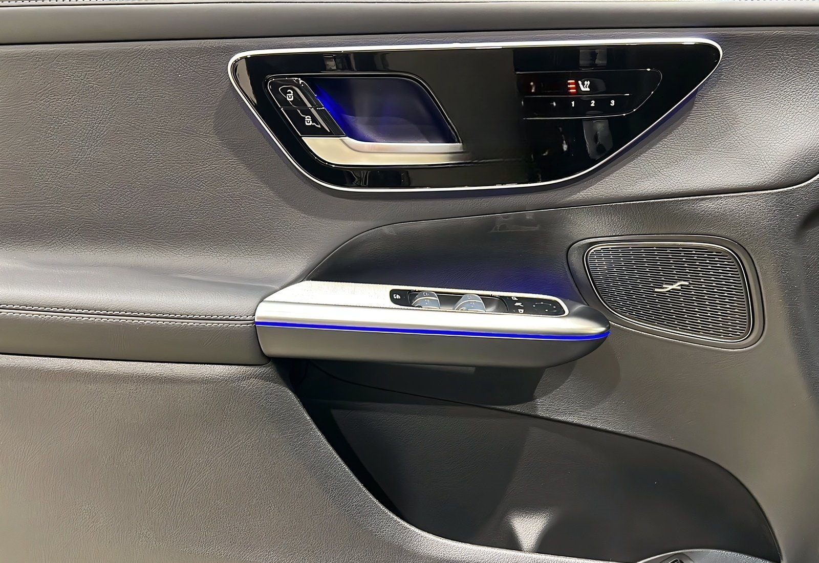 Mercedes-Benz GLC 300de 4M AMG+DIGITAL+Ambi+Pano+TotW+AHK+360° foto 12