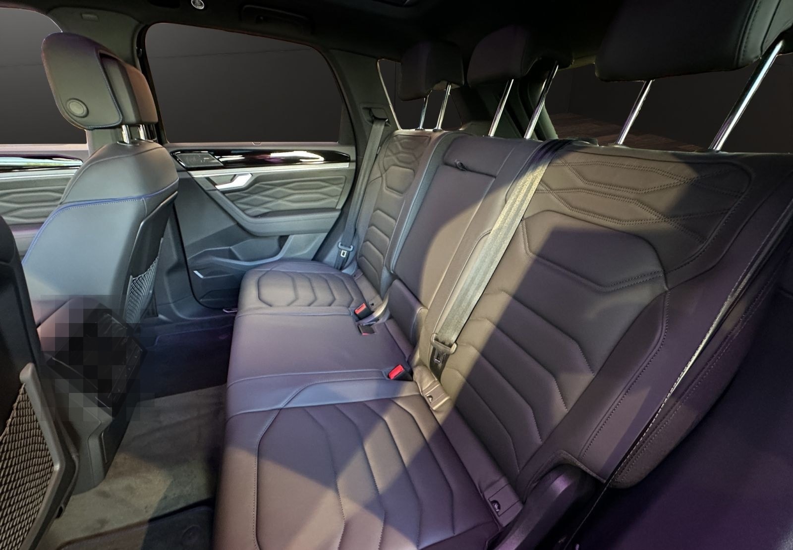 Volkswagen Touareg R 3,0 l V6 eHybrid OPF 4MOTION 250 kW (3 foto 8