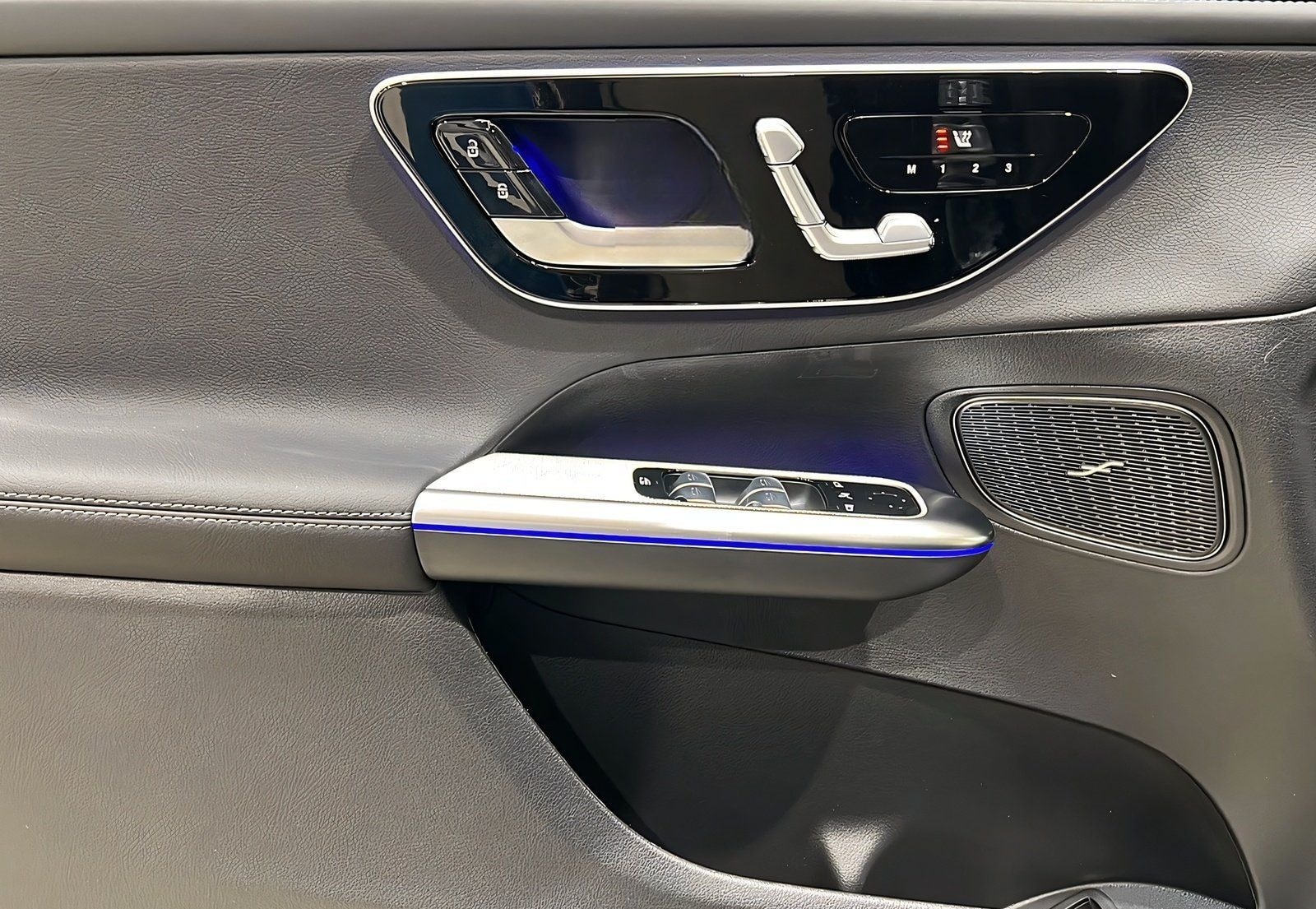 Mercedes-Benz GLC 300de 4M AMG+DIGITAL+Ambi+Pano+TotW+AHK+360° foto 12