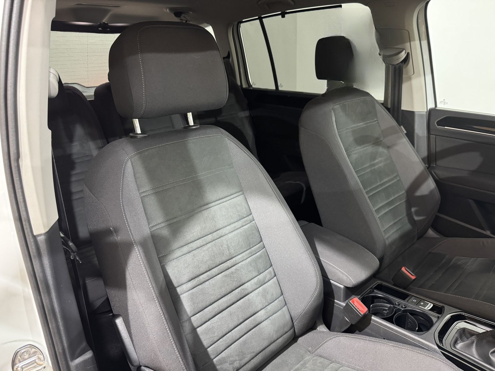 Volkswagen Touran 1.8 TSI Highline*R-Line*Kamera*LED*AHK* foto 17