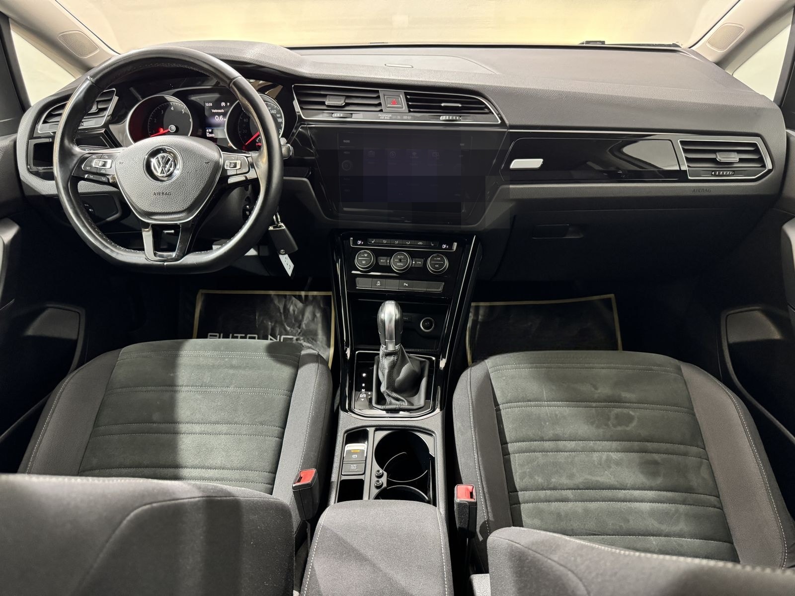 Volkswagen Touran 1.8 TSI Highline*R-Line*Kamera*LED*AHK* foto 20