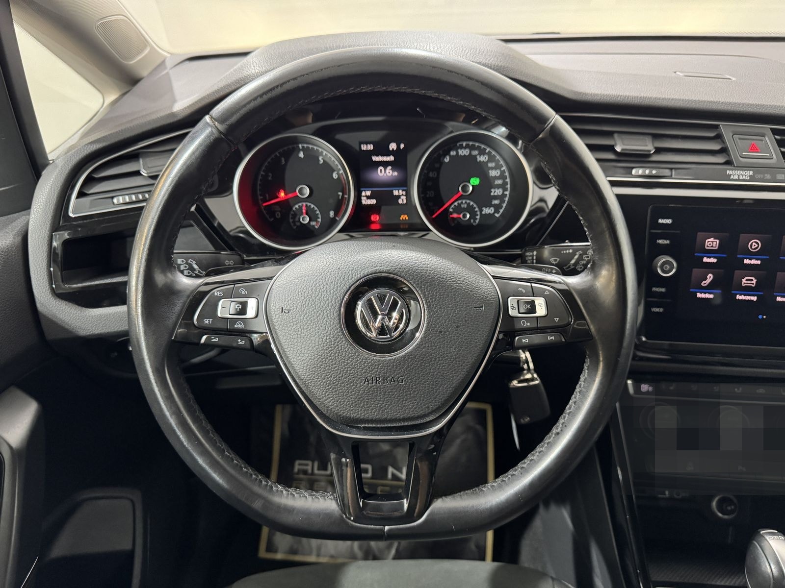 Volkswagen Touran 1.8 TSI Highline*R-Line*Kamera*LED*AHK* foto 21