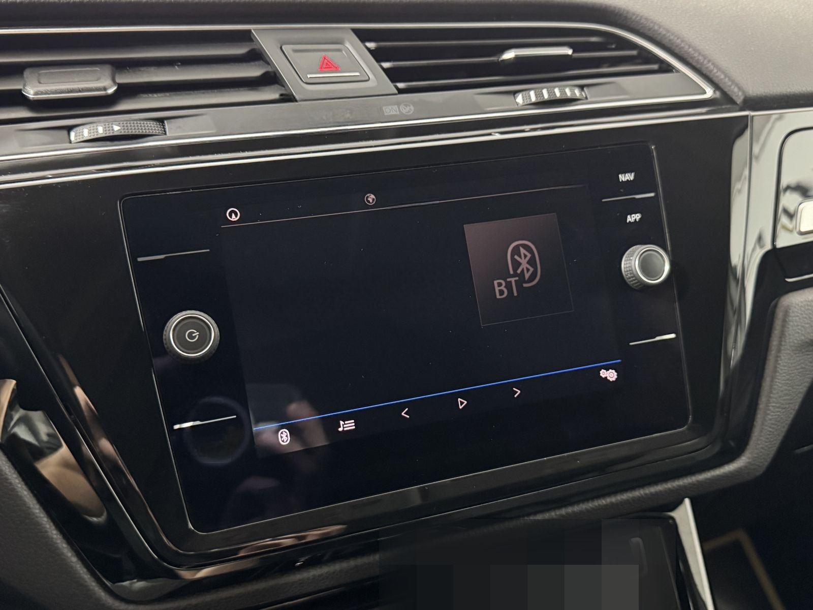 Volkswagen Touran 1.8 TSI Highline*R-Line*Kamera*LED*AHK* foto 25