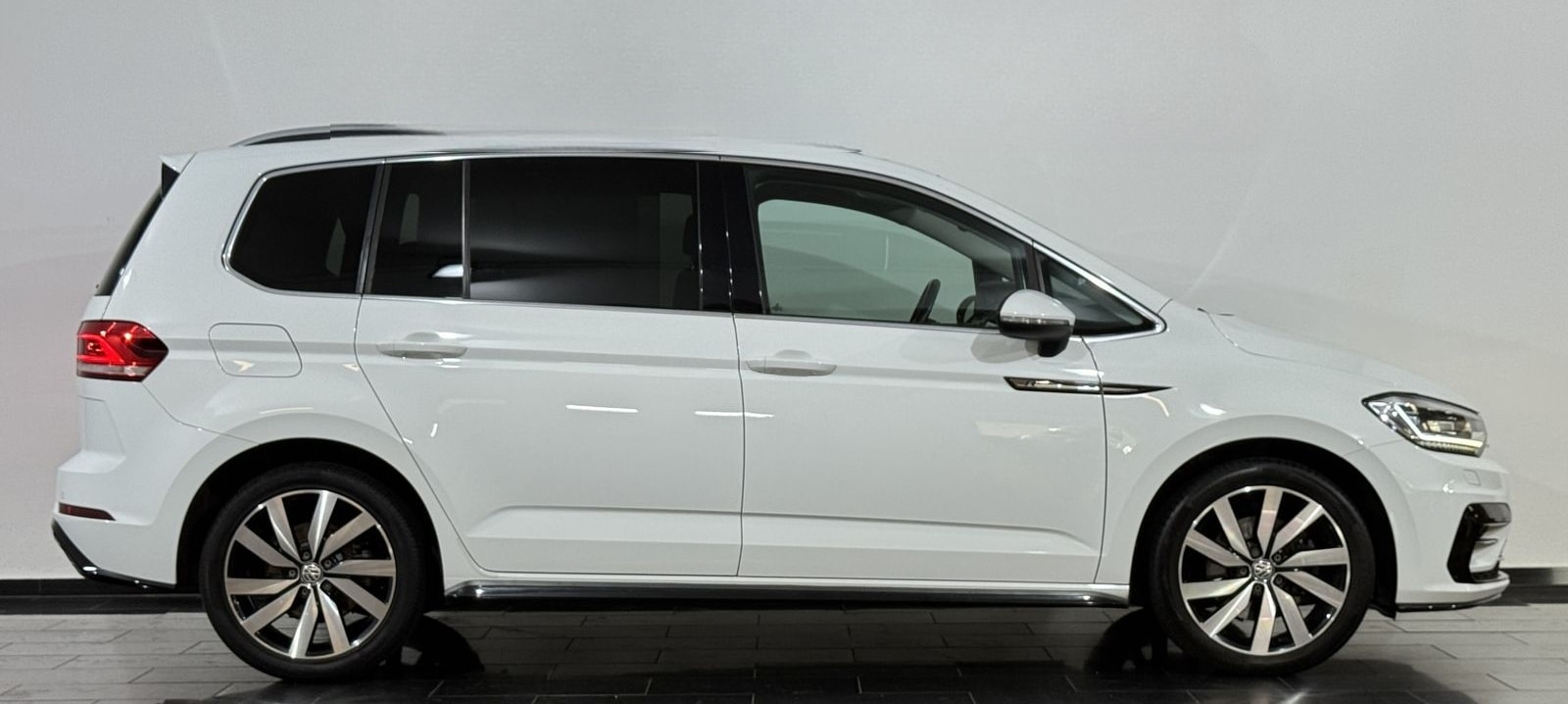 Volkswagen Touran 1.8 TSI Highline*R-Line*Kamera*LED*AHK* foto 4