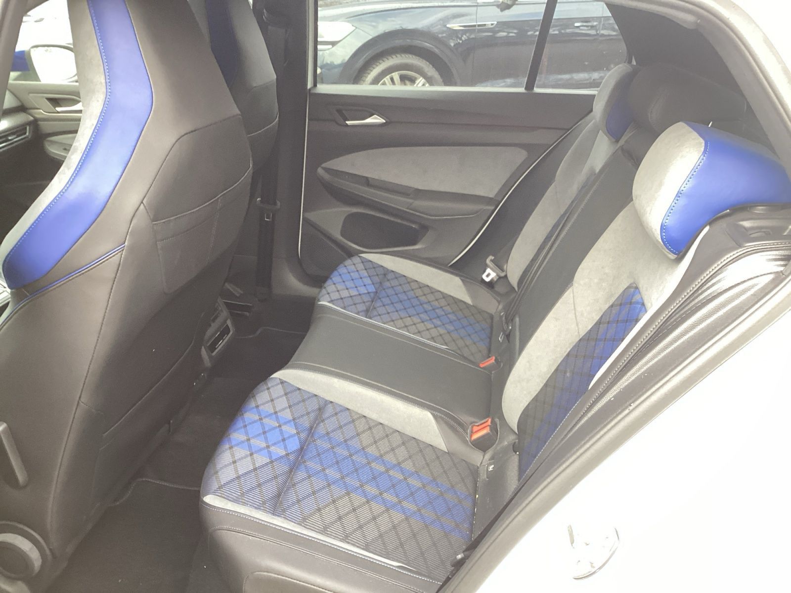 Volkswagen Golf VIII R 20Years 4M DSG Kamera Navi LED foto 11