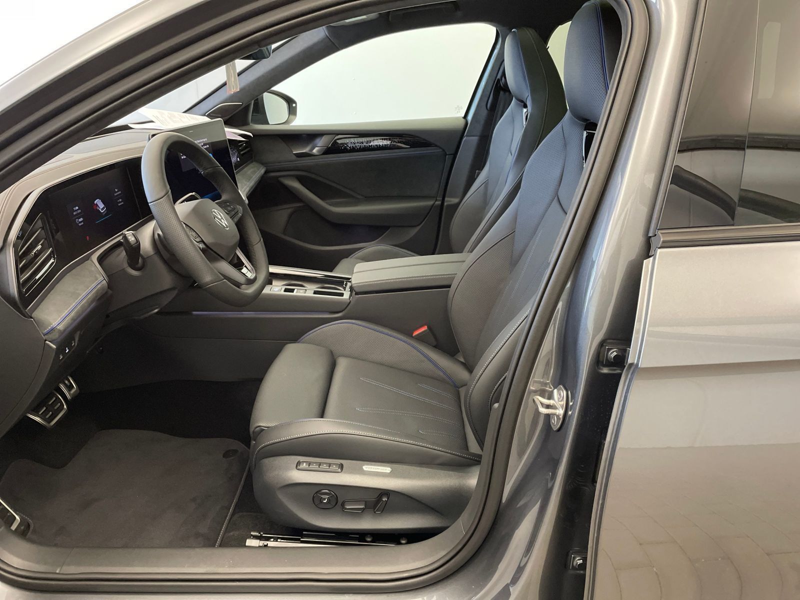 Volkswagen Passat R-Line 1.5 l eHybrid 200 kW DSG*AHK*SOUND foto 10