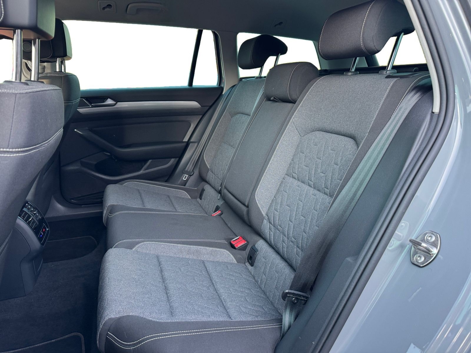 Volkswagen Passat Variant 2.0TDI DSG Business AHK Matrix Ca foto 11