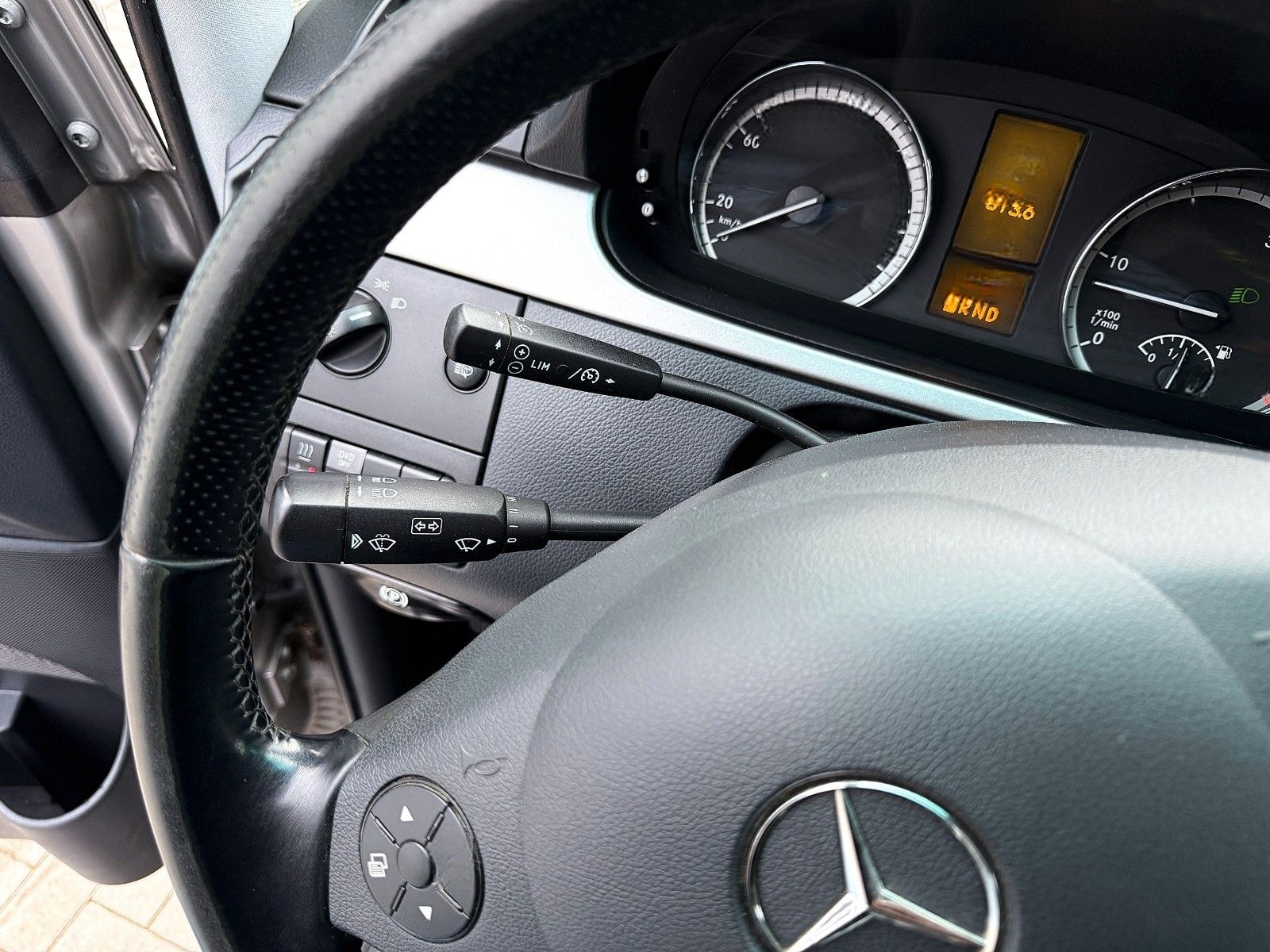 Mercedes-Benz 3.0 CDI LANG/XENON/6SITZER/NAVI/AHK/LEDER/KAMERA foto 17