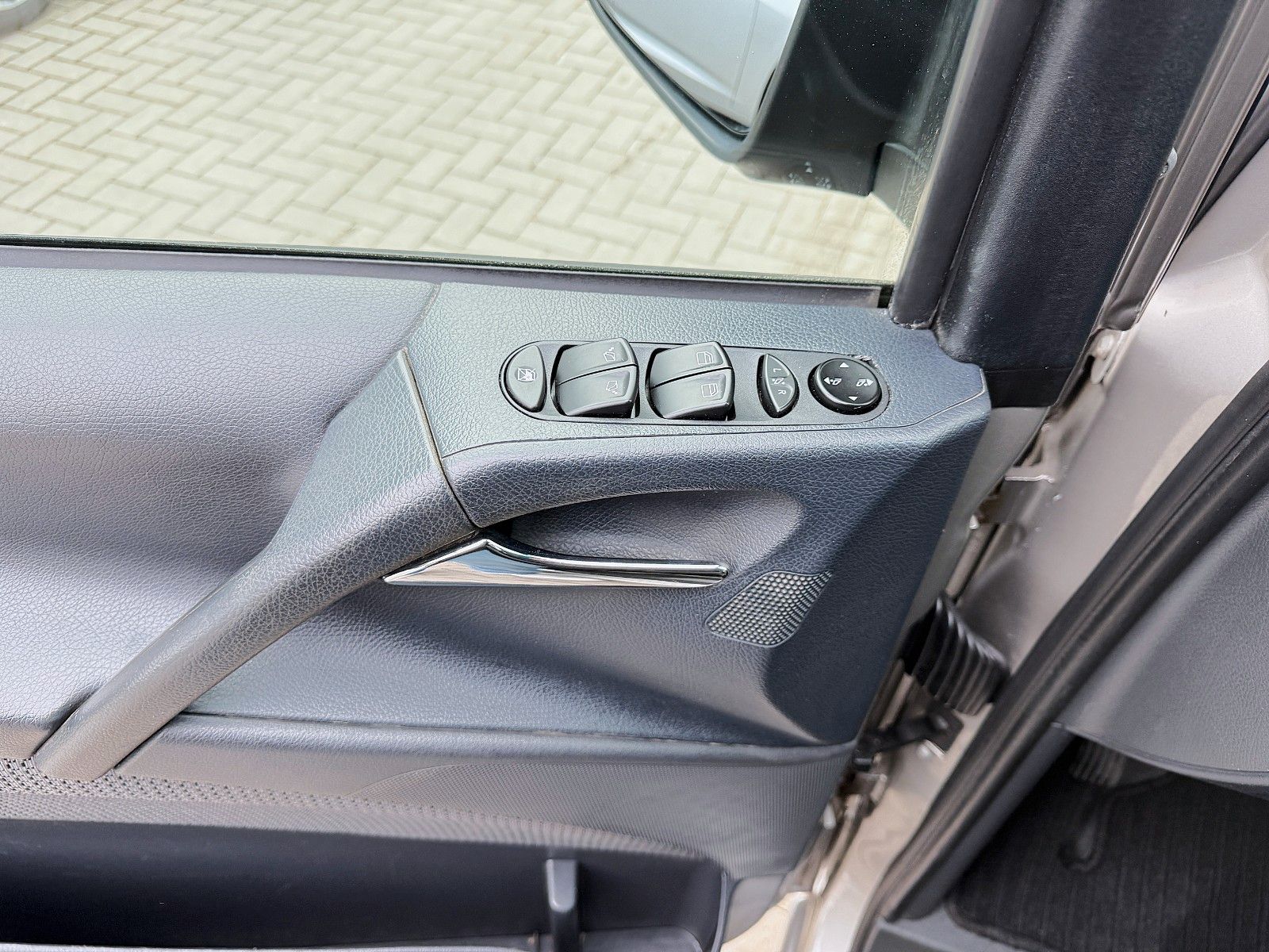 Mercedes-Benz 3.0 CDI LANG/XENON/6SITZER/NAVI/AHK/LEDER/KAMERA foto 25