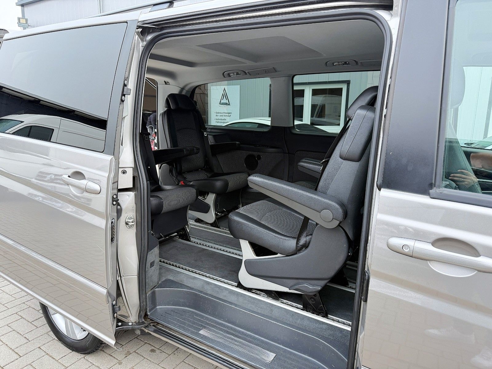 Mercedes-Benz 3.0 CDI LANG/XENON/6SITZER/NAVI/AHK/LEDER/KAMERA foto 10