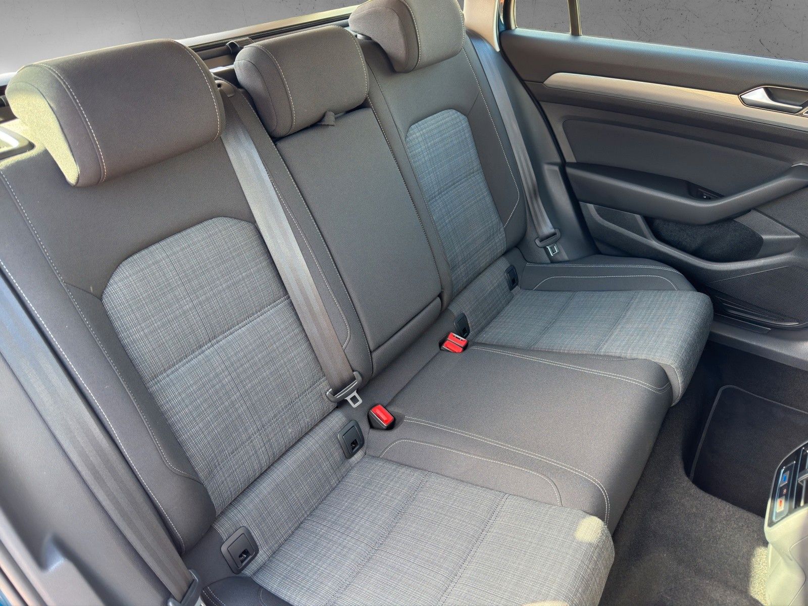 Volkswagen Passat Variant 2.0 TDI DSG,Navi,LED,ACC,Kamera foto 16