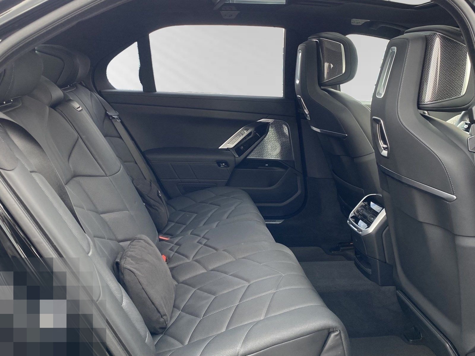 BMW 740d xDrive TV-Fond-Entertainment|B&W-Diamond foto 13