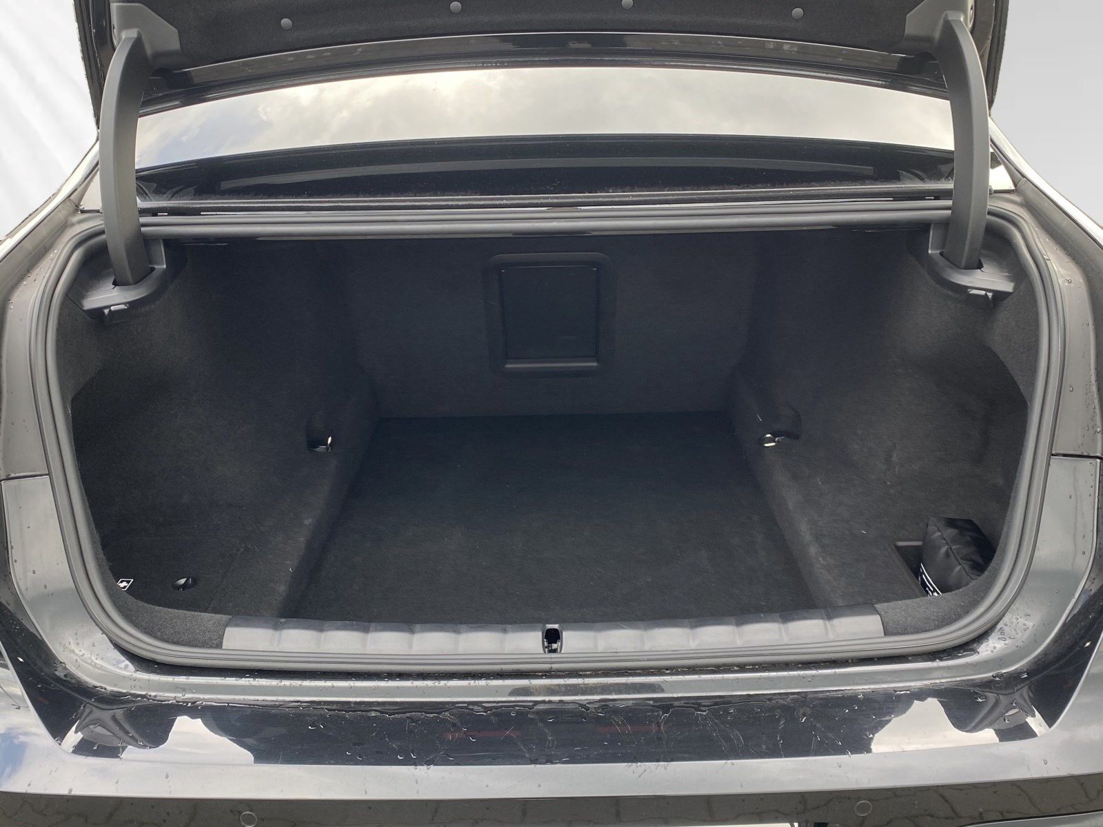 BMW 740d xDrive TV-Fond-Entertainment|B&W-Diamond foto 15