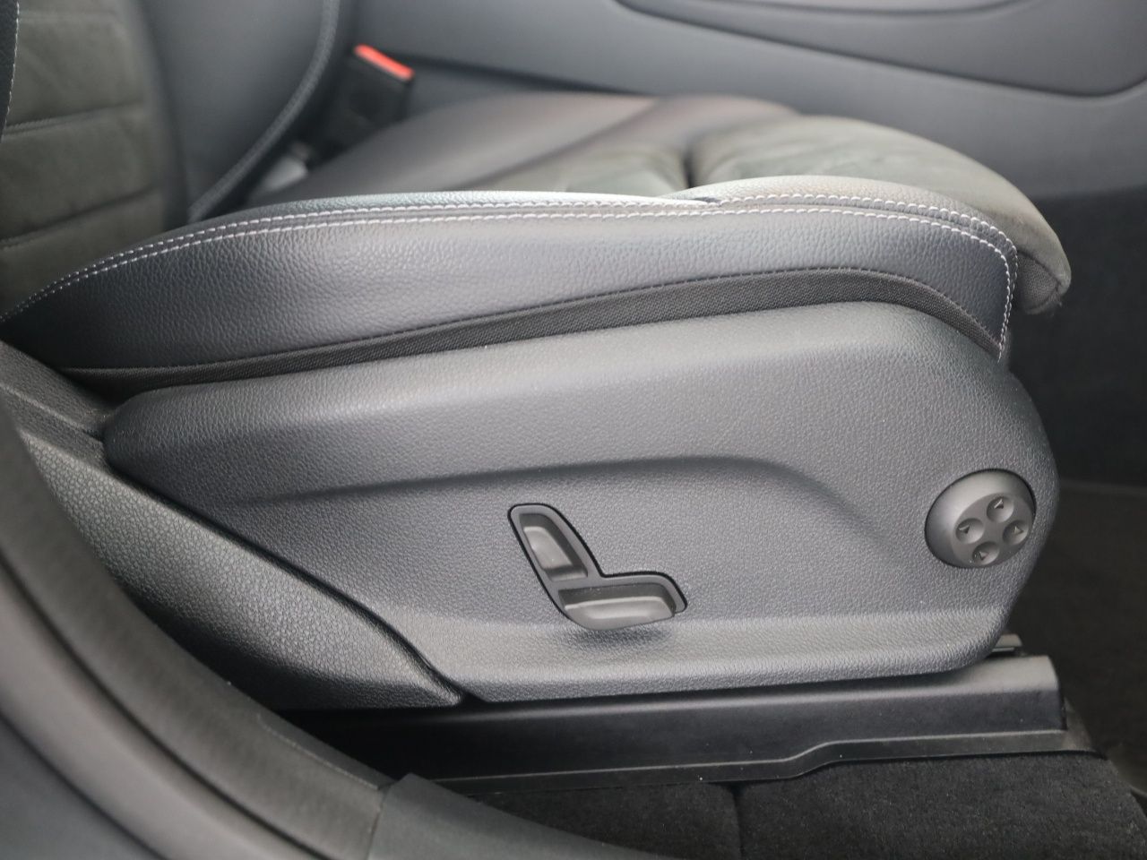 Mercedes-Benz GLC 220 d 4M AMG MBUX AHK Distronic HUD Kamera foto 18