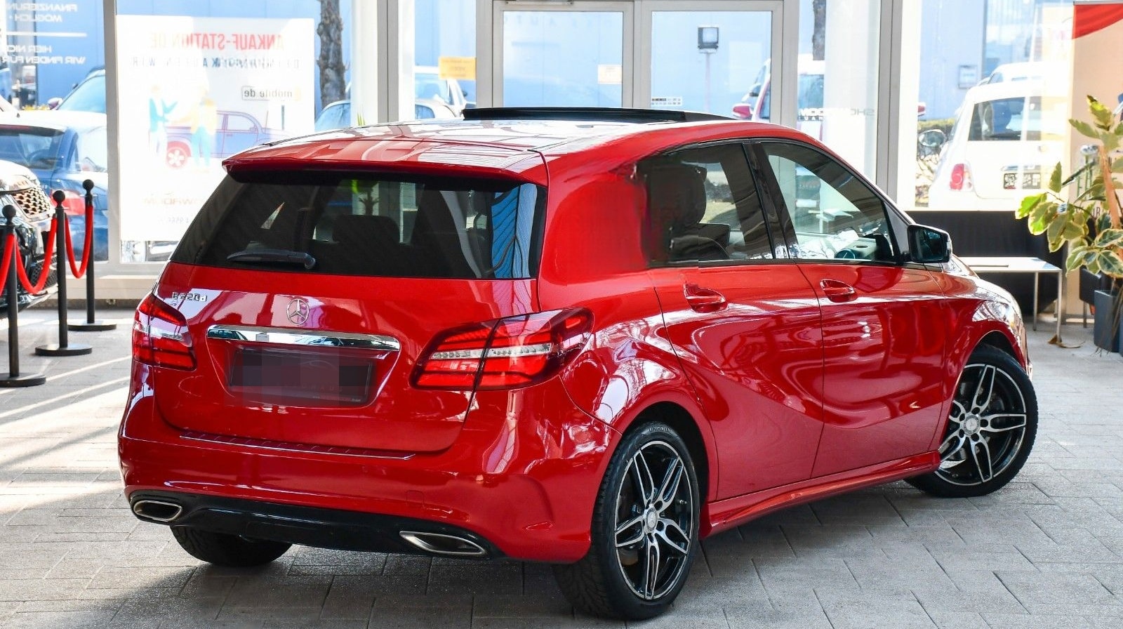 Mercedes-Benz B 220d 4Matic AMG-Line Night-Paket 1.Hand foto 2