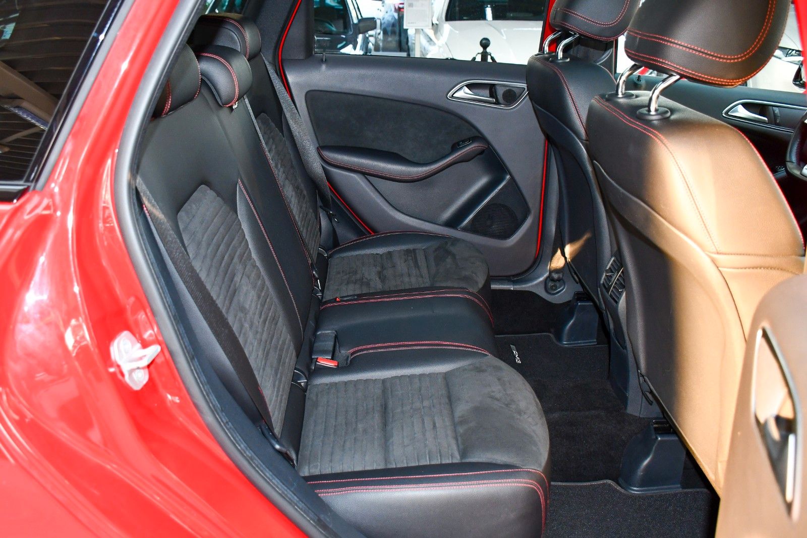 Mercedes-Benz B 220d 4Matic AMG-Line Night-Paket 1.Hand foto 14