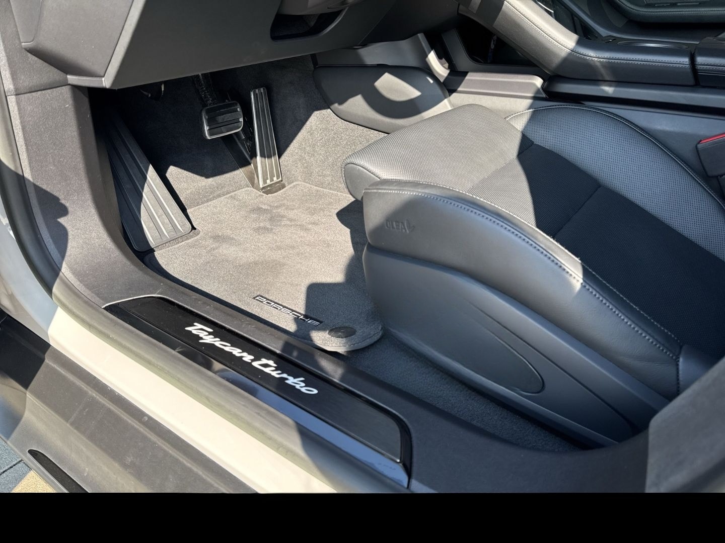 Porsche Taycan Turbo Clubleder HA-Lenkung InnoDrive BOSE foto 14