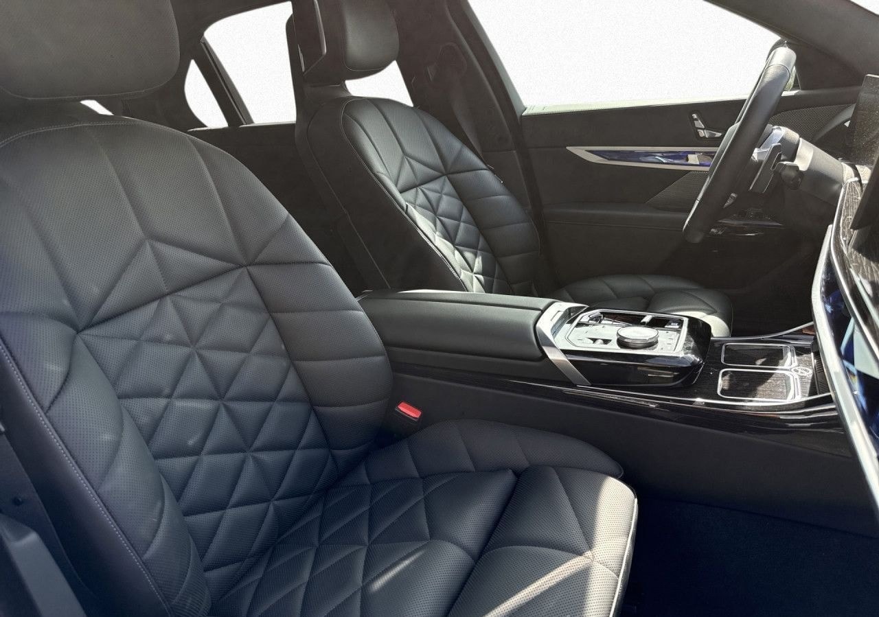 BMW 740d xDr M Sport Fond-Ent,StHz,SkyL,AHK,AktivL foto 10