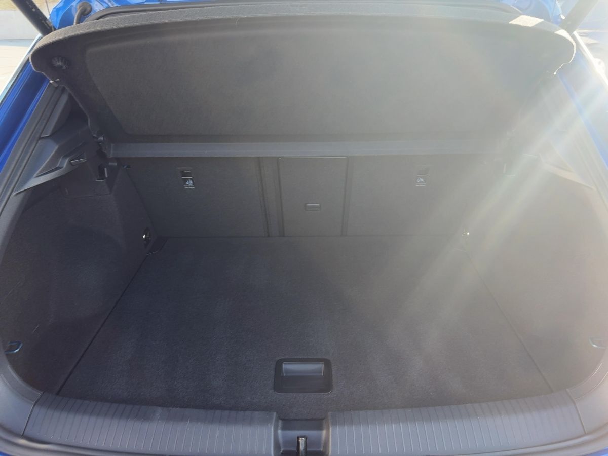 Volkswagen T-Roc 1.5 TSI DSG SPORT NAVI+ACC+SHZ+SHZ+PDC+DAB foto 14