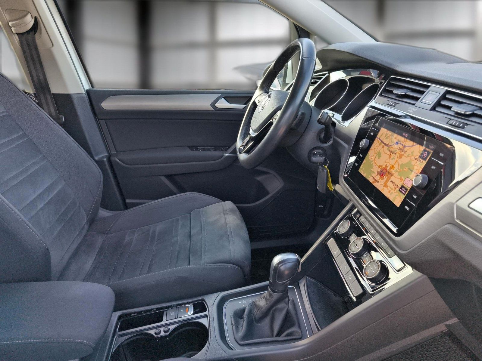 Volkswagen Touran NAVI LED ACC MASSAGE AHK 7 SITZE foto 21