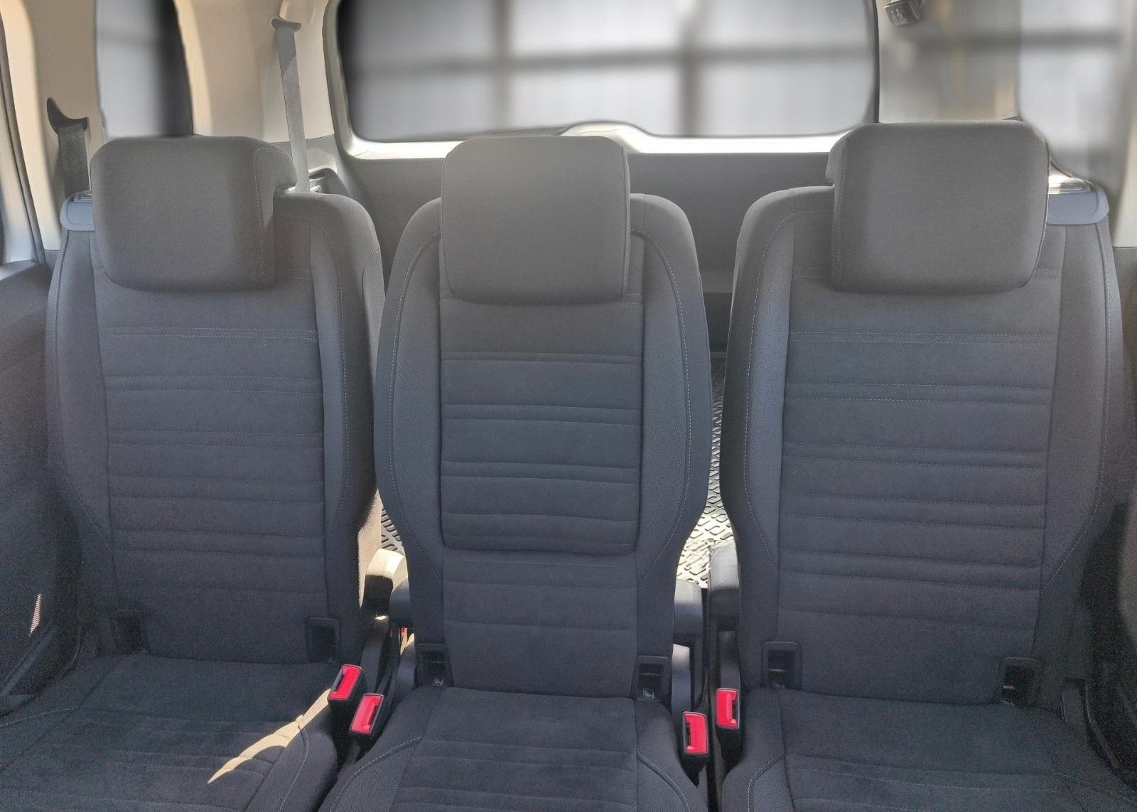 Volkswagen Touran NAVI LED ACC MASSAGE AHK 7 SITZE foto 23