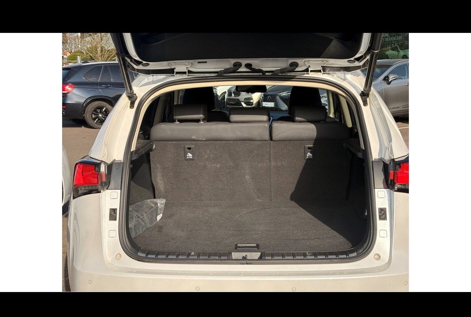 Lexus NX 300h 2,5 Hybrid Style Edition/WKR foto 17