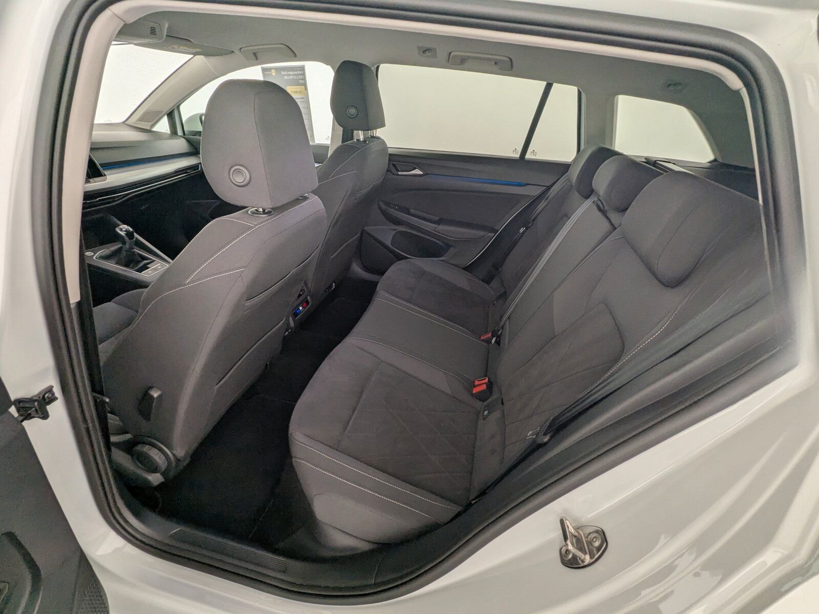 Volkswagen Golf VIII 1.5 TSI Life OPF LED+NAVI+ACC+SHZ+RFK+ foto 16