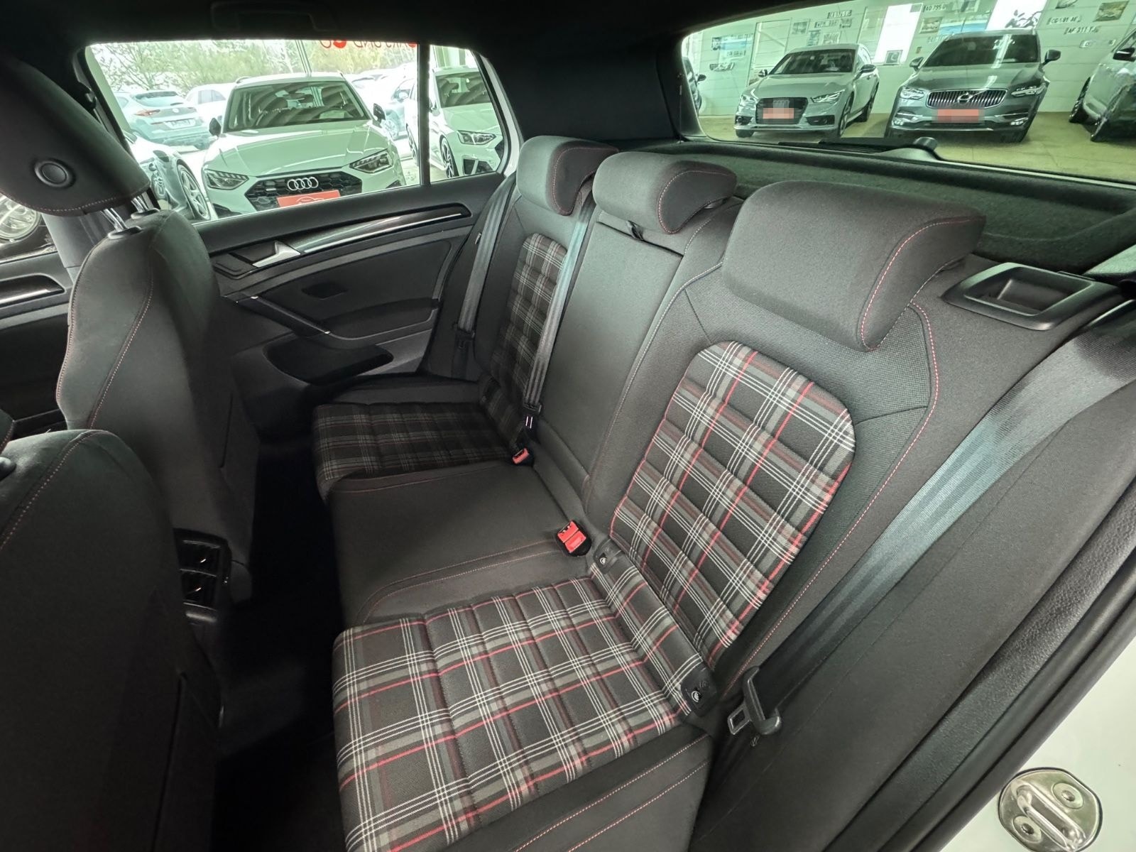 Volkswagen Golf VII Lim. GTI DSG *SHZ*PAN*ACC*NAV*PDC*RK*BX foto 17