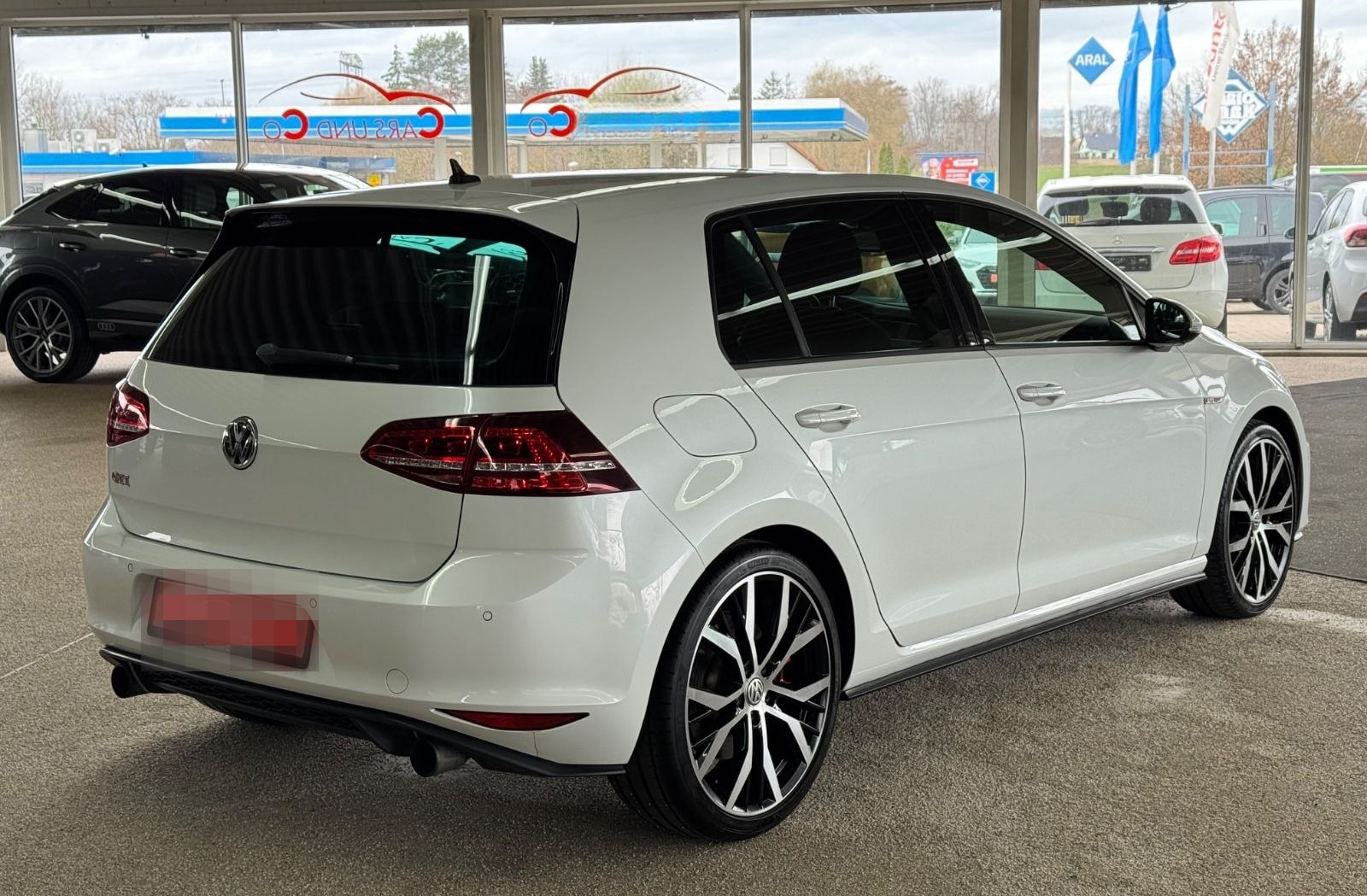 Volkswagen Golf VII Lim. GTI DSG *SHZ*PAN*ACC*NAV*PDC*RK*BX foto 4